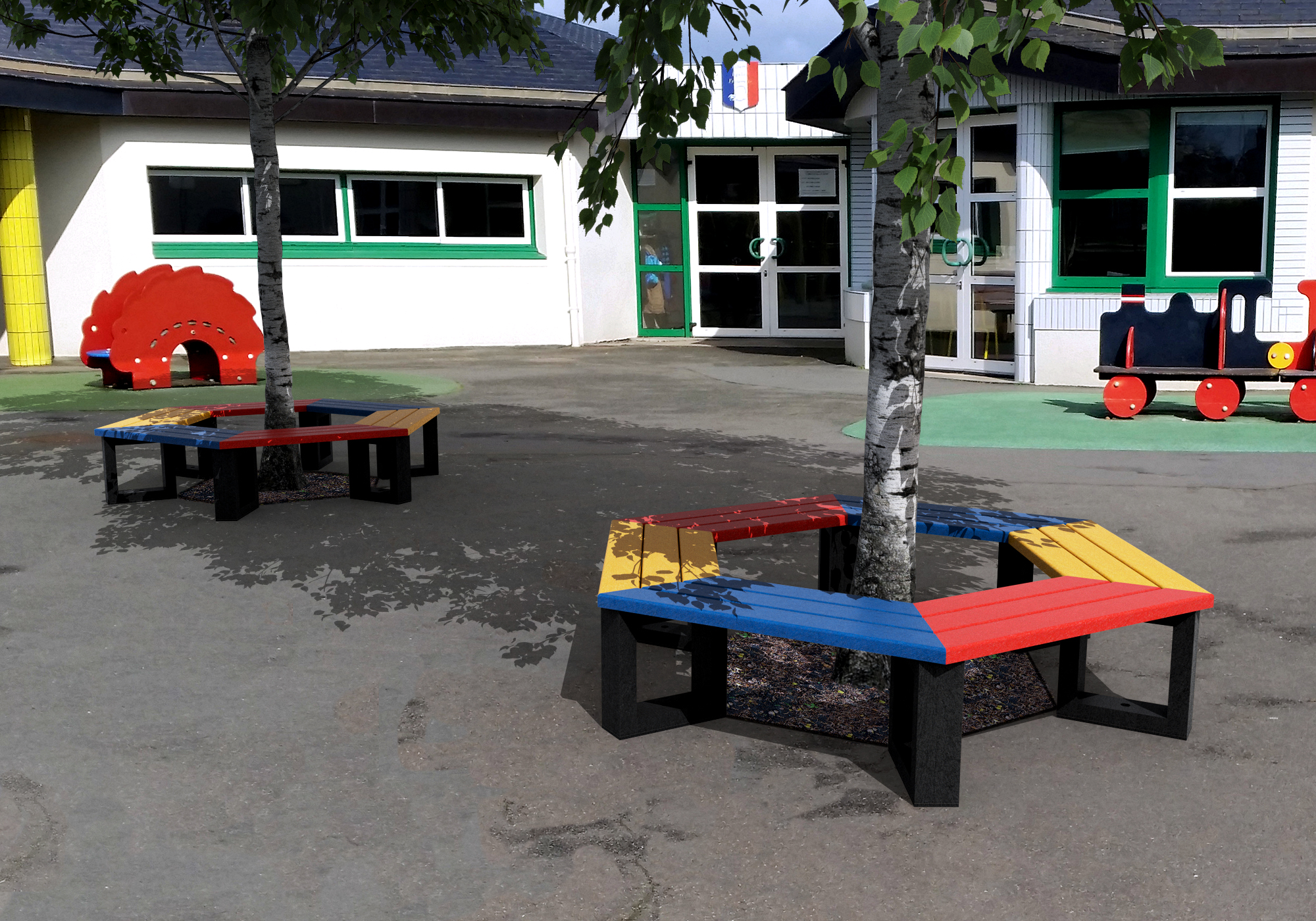 Cour d'école avec bancs colorés et jeux extérieurs.